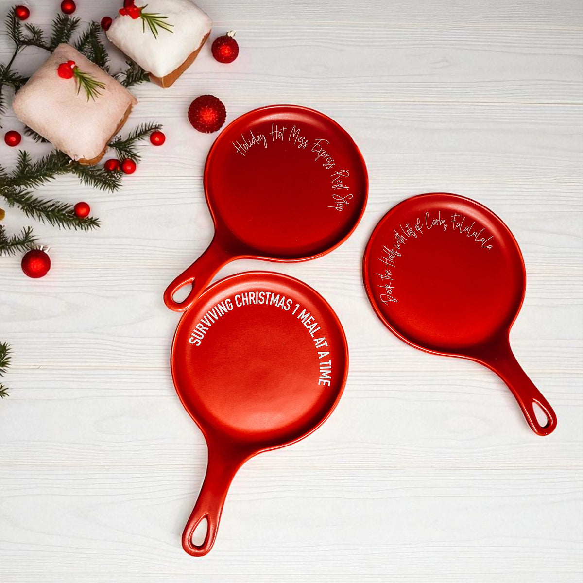 Holiday kitchen gift - red spoon rest with matching wooden spoon
Red ceramic spoon holder for Christmas cooking and holiday decor
Christmas gift for home chefs - red holiday kitchen spoon rest